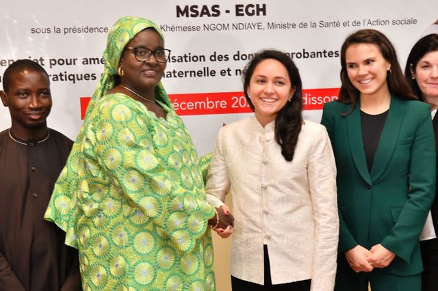 Senegal’s Minister of Health and Social Action Dr. Marie Khemesse Ngom Ndiaye (L) and EGH's Partnerships and Impact Director Prarthna Desai mark the partnership.
